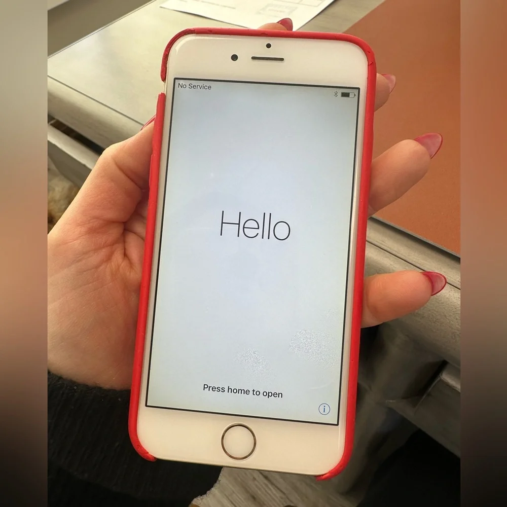 Gold 128 GB IPhone 6